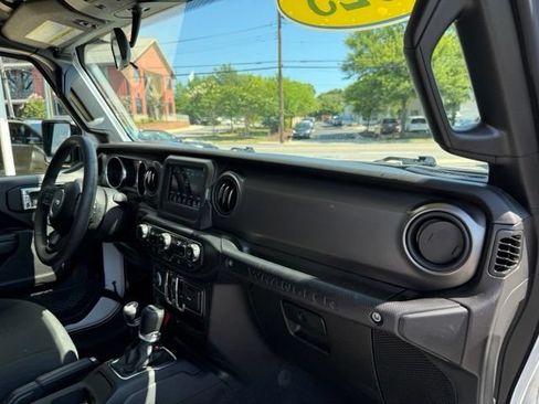 Used 2023 Jeep Wrangler Unlimited Sport AWD/4WD image 20