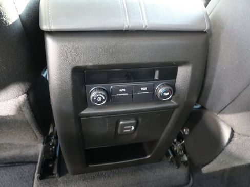 Used 2018 Chevrolet Traverse LT AWD/4WD image 18