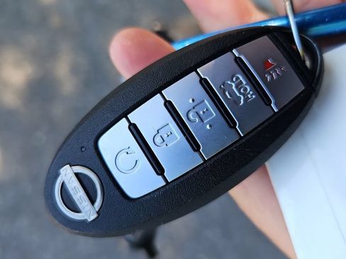Used 2025 Nissan Altima 2.5 SV FWD image 33