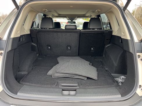 Used 2022 Nissan Rogue Platinum w/ Head-Up Display Package image 6