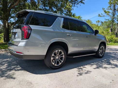 Used 2025 Chevrolet Tahoe LS RWD image 9