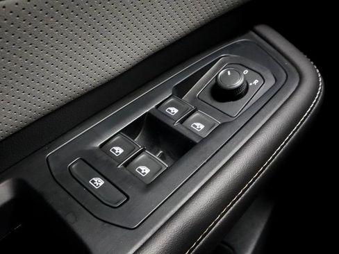 Used 2025 Volkswagen Atlas Cross Sport SEL R-Line image 26