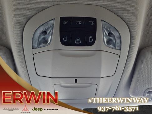 Used 2024 Chrysler Pacifica Touring-L FWD image 22