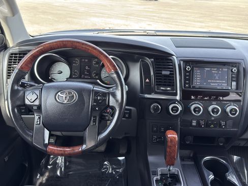 Used 2019 Toyota Sequoia Platinum w/ Four Season Floor Mat Package image 33