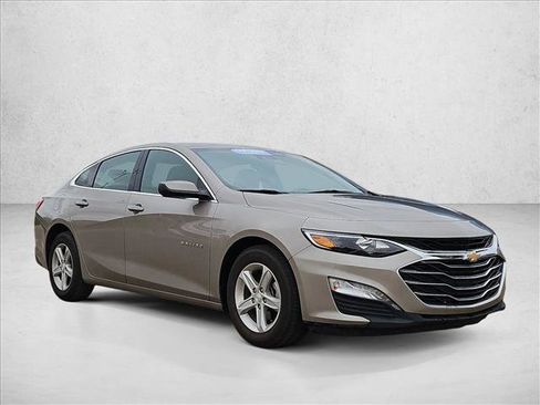 Used 2024 Chevrolet Malibu LT FWD image 3