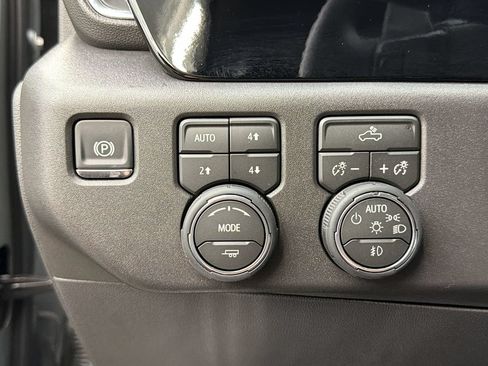 Used 2026 Chevrolet Silverado 1500 LT Trail Boss AWD/4WD image 30