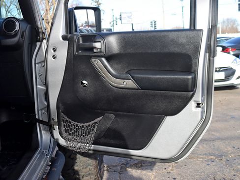 Used 2016 Jeep Wrangler Unlimited Sport w/ Connectivity Group AWD/4WD image 31