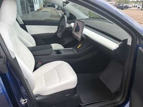 Used 2022 Tesla Model Y Performance AWD/4WD image 12