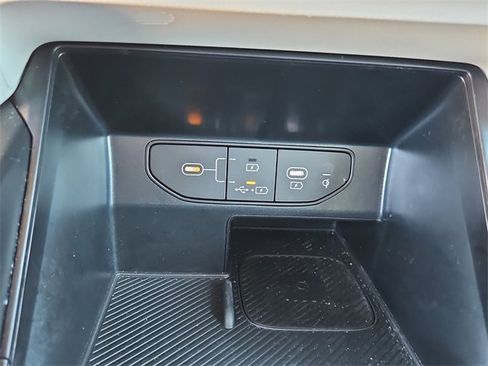 Certified 2025 Kia Sorento S image 26