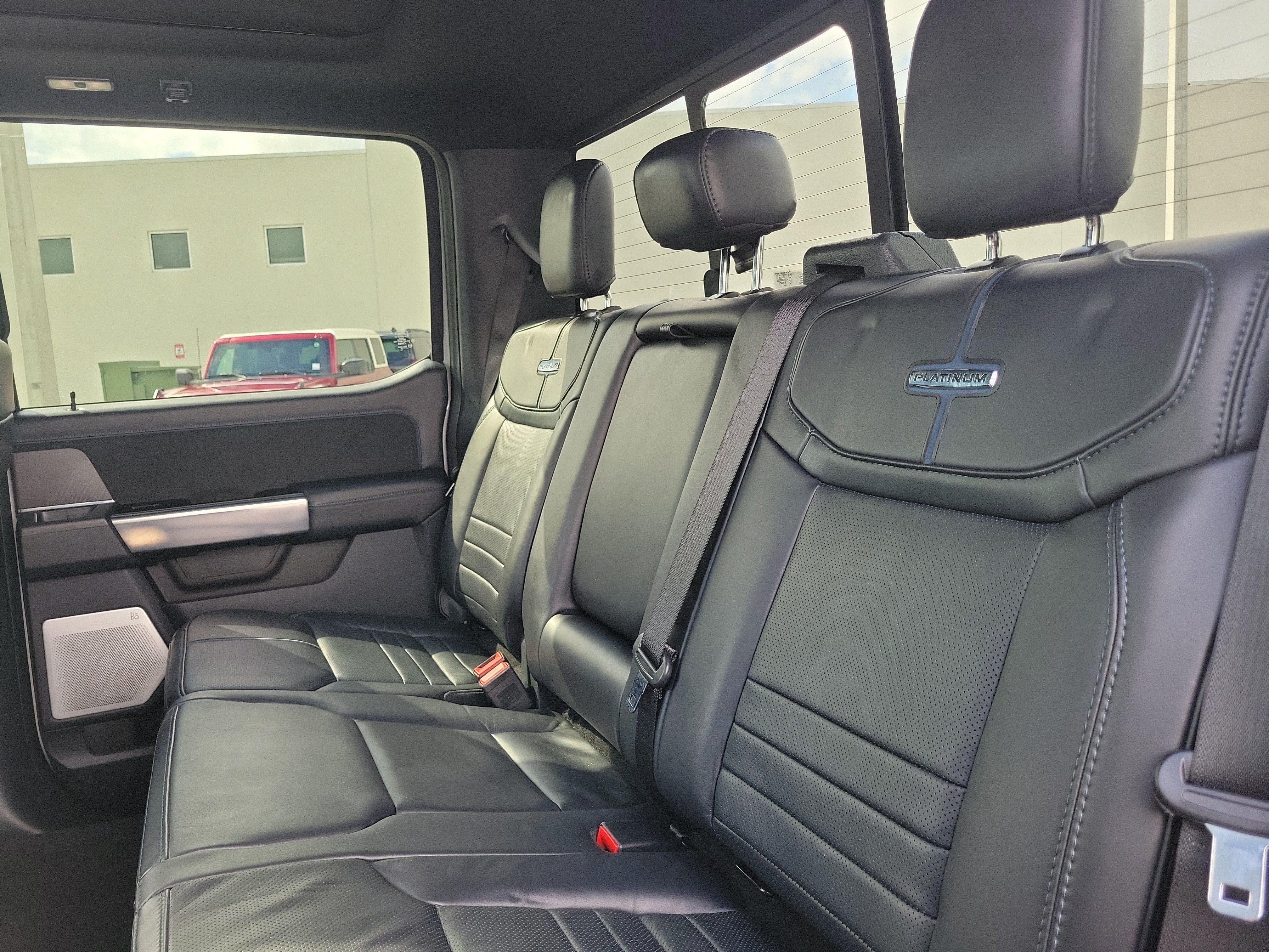 Used 2025 Ford F250 Platinum w/ FX4 Off-Road Package AWD/4WD image 19