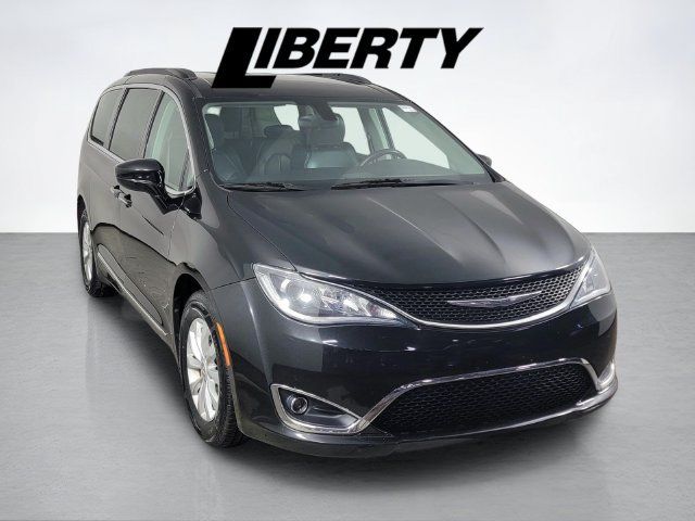 Used 2017 Chrysler Pacifica Touring-L FWD 360° Tour