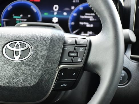 Used 2025 Toyota Camry XLE w/ Premium Plus Package FWD image 30