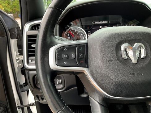 Used 2022 RAM 1500 Big Horn AWD/4WD image 12