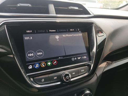 Used 2023 Chevrolet TrailBlazer RS w/ Technology Package FWD image 24