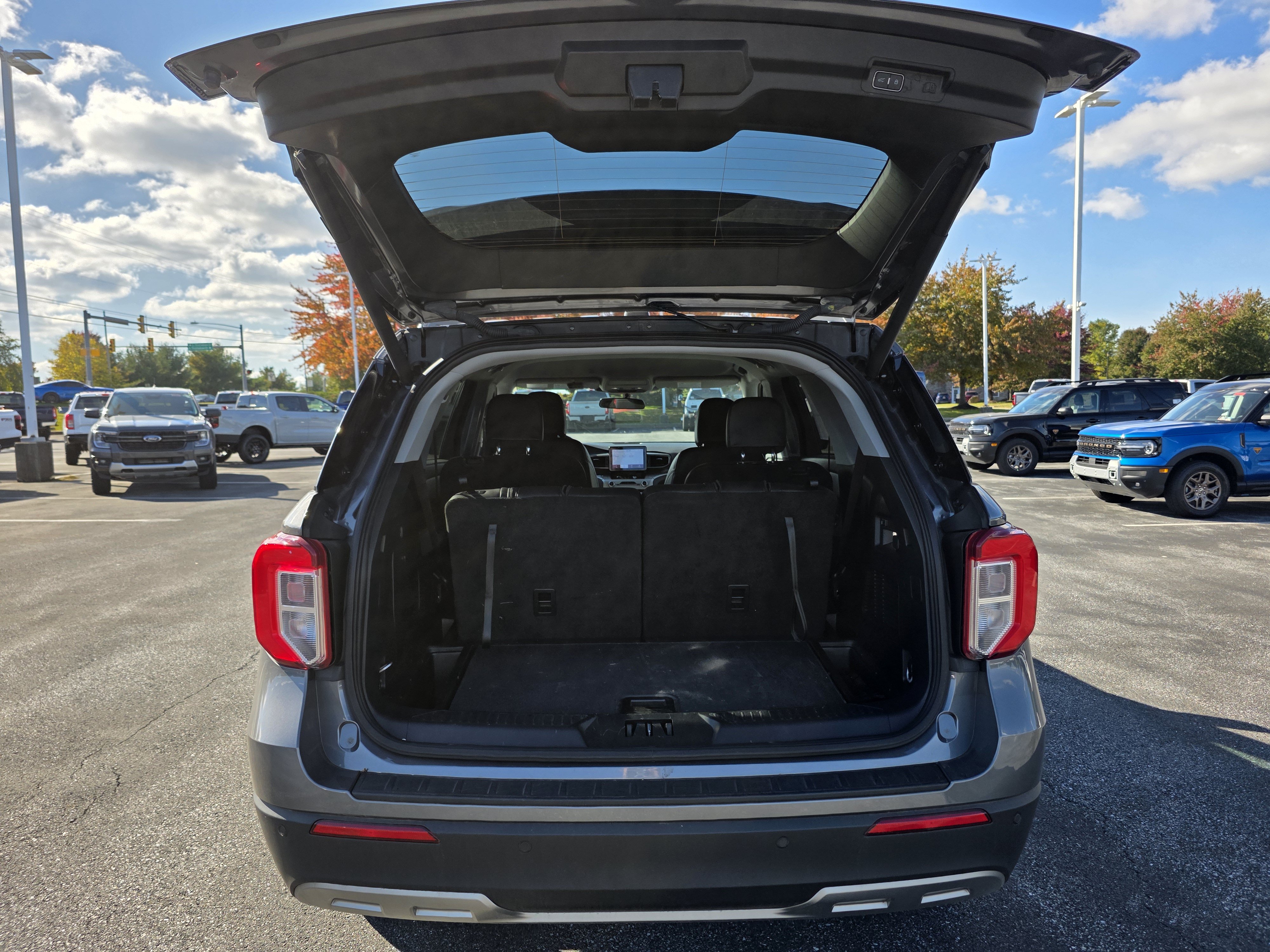 Certified 2023 Ford Explorer XLT w/ Equipment Group 202A AWD/4WD image 8