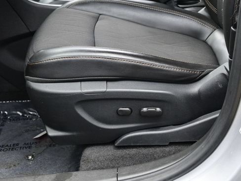 Used 2018 Chevrolet Trax LT w/ Driver Confidence Package FWD image 11