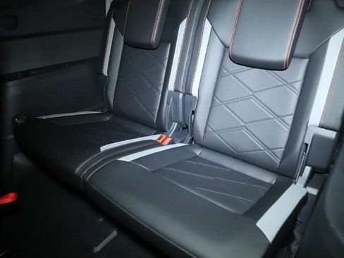 Used 2025 Volkswagen Atlas Peak Edition SE AWD/4WD image 15