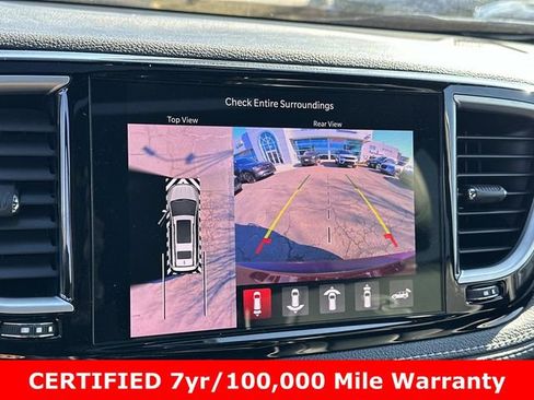 Used 2023 Chrysler Pacifica Limited w/ S Appearance Package image 26