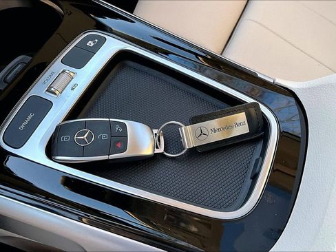 Used 2026 Mercedes-Benz GLB 250 4MATIC image 10