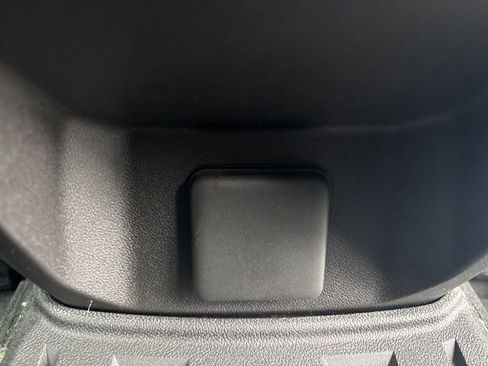 New 2026 Chevrolet Colorado LT w/ LT Convenience Package RWD image 21