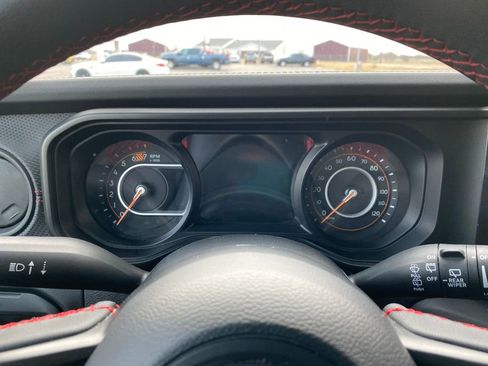 Used 2024 Jeep Wrangler Rubicon image 31