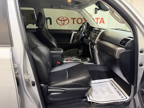 Used 2022 Toyota 4Runner TRD Sport w/ Technology Package AWD/4WD image 11