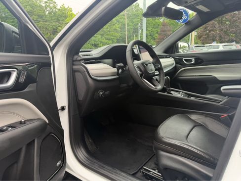 Used 2023 Jeep Compass Limited w/ Elite Group AWD/4WD image 14