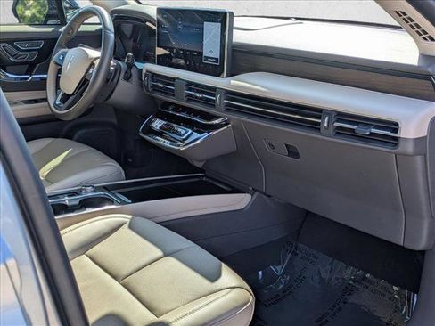 Used 2024 Lincoln Corsair Reserve FWD image 21