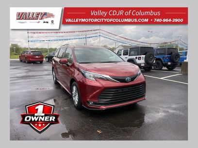 Used 2025 Toyota Sienna XLE w/ XLE Plus Package