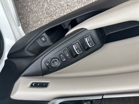 Used 2022 Honda Accord Touring image 12