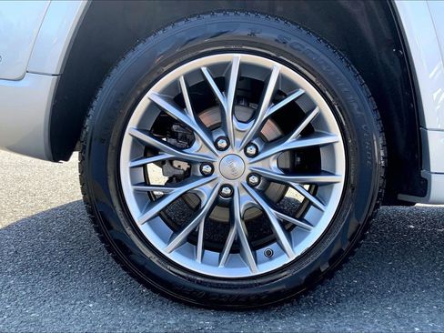 Certified 2025 Jeep Grand Cherokee Summit AWD/4WD image 10