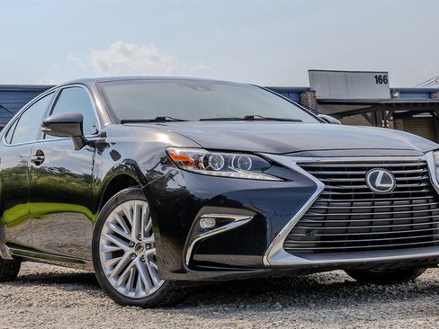 Used 2018 Lexus ES 350 w/ Ultra Luxury Package FWD image 7