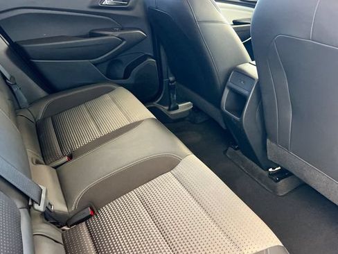 Used 2025 Chevrolet Trax LT FWD image 18