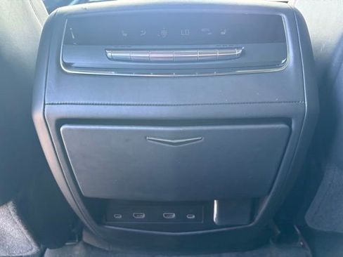 Used 2025 Cadillac Escalade ESV Sport Platinum w/ LPO, ONYX Package AWD/4WD image 19