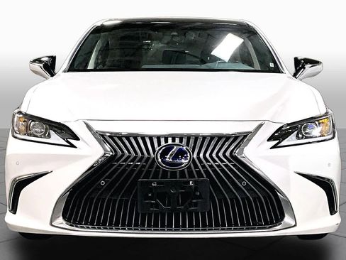 Used 2020 Lexus ES 300h w/ Accessory Package 2 FWD image 4