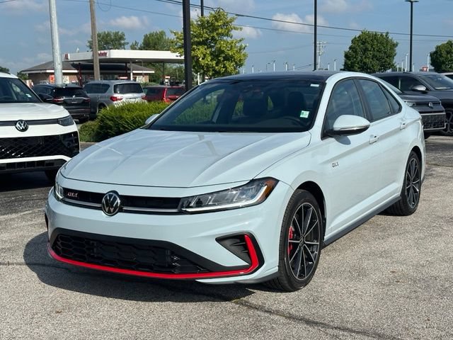 Used 2025 Volkswagen Jetta GLI Autobahn FWD image 3