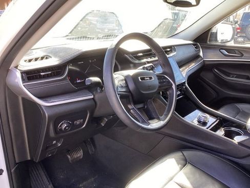 Used 2023 Jeep Grand Cherokee L Limited w/ Black Appearance Package image 21