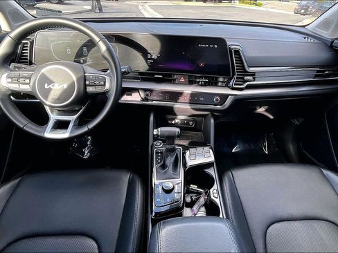 Used 2023 Kia Sportage EX image 13