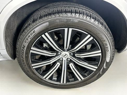 Used 2023 Volvo XC90 B6 Plus image 11