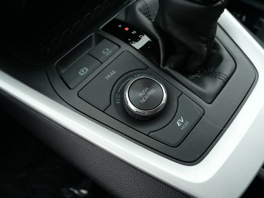 Certified 2025 Toyota RAV4 LE AWD/4WD image 22