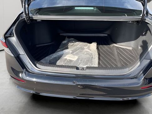 Used 2025 Honda Accord Sport image 30