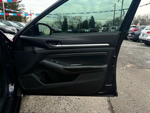 Used 2019 Nissan Altima 2.5 SV image 13