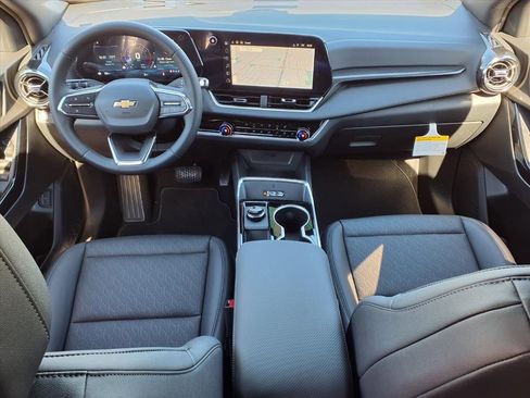 New 2026 Chevrolet Equinox LT w/ Convenience Package II image 8