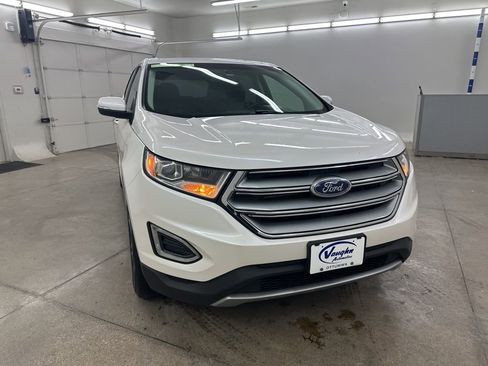Used 2016 Ford Edge Titanium w/ Technology Package image 3