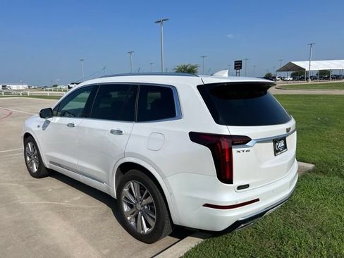 Used 2024 Cadillac XT6 Premium Luxury w/ Technology Package FWD image 3