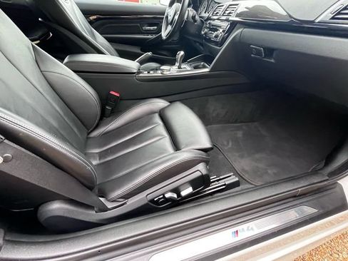 Used 2018 BMW M4 Convertible image 57