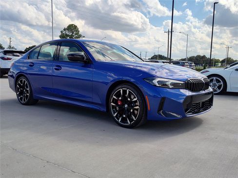 Used 2026 BMW 330i Sedan w/ M Sport Package RWD image 5