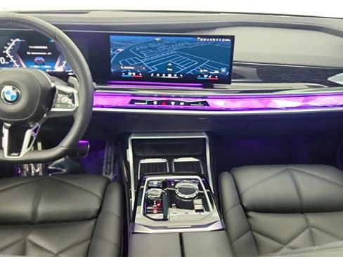 Used 2024 BMW 740i w/ Premium Package image 20