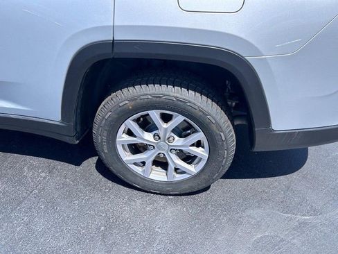 Used 2022 Jeep Grand Cherokee L Limited image 9