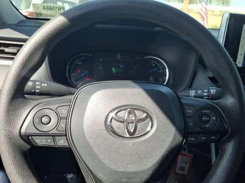 Used 2025 Toyota RAV4 LE AWD/4WD image 19